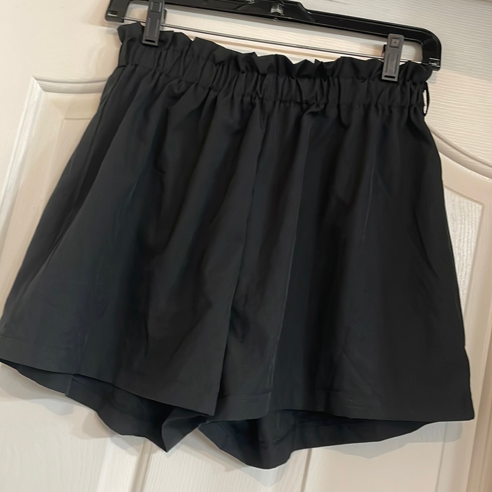 Shein Women’s Black Shorts Medium